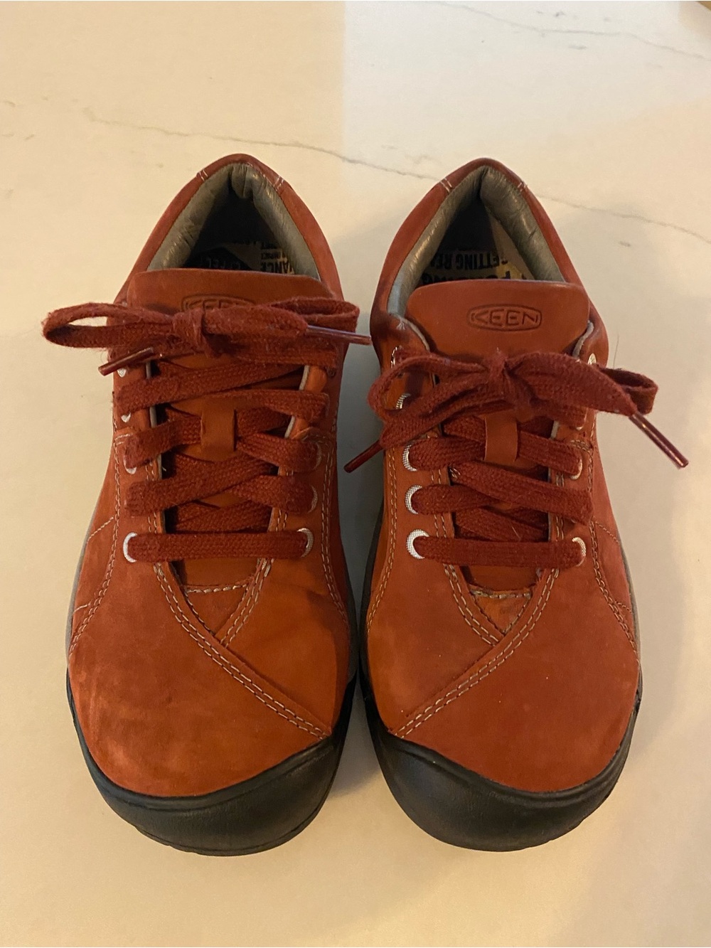 Keen Presidio Women's 8 Fired Brick Lace Up Hiking Performance Suede Shoe
